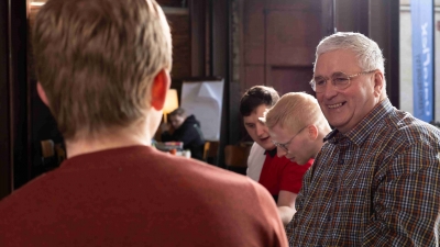 Colleagues, talking, fun, overshoulder, DataFlex